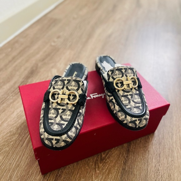 Salvatore Ferragamo Mules - Picture 2 of 5